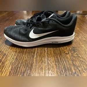 Women’s Nike Shoes size 8.5